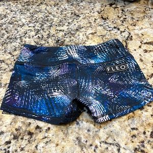 Fleo XS Booty shorts